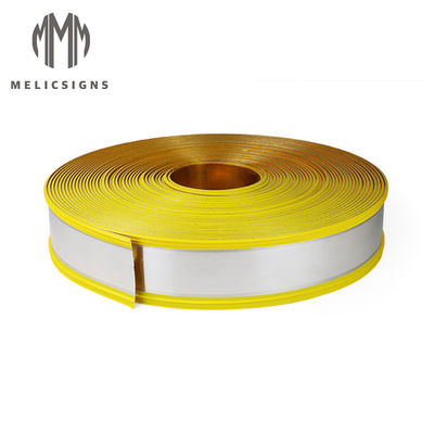 La couleur d'or LED de cintreuse de la Manche marque avec des lettres le chapeau en aluminium flexible d'équilibre